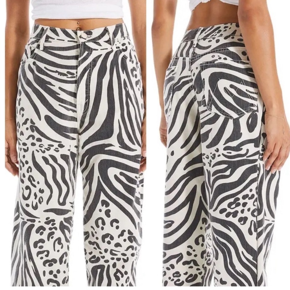 New High Waisted Curbside Heel in Animal Tracks MOTHER Size 25 Animal Tracks 🦓 - Picture 3 of 16